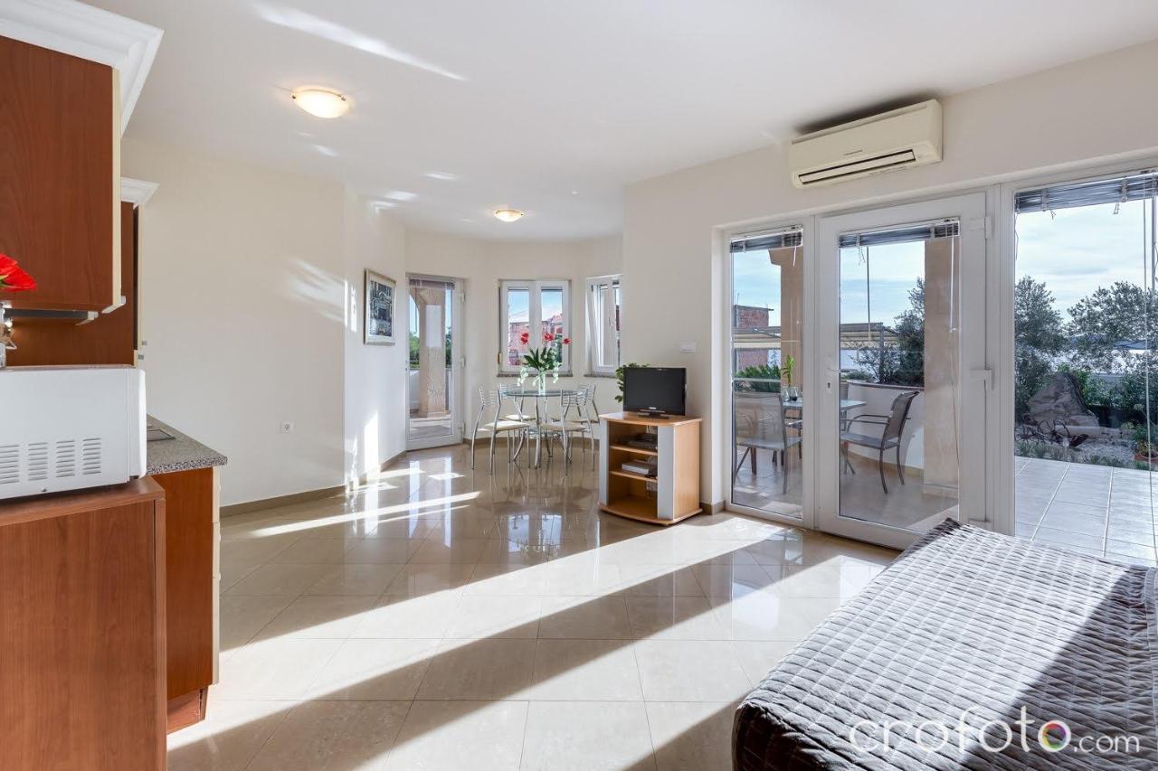 Apartmani Niko Kožino エクステリア 写真